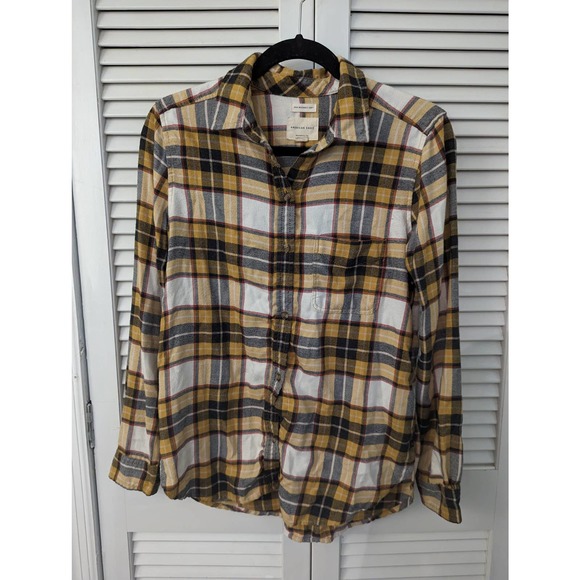 American Eagle Outfitters Tops - American Eagle Boyfriend Fit Flannel Small